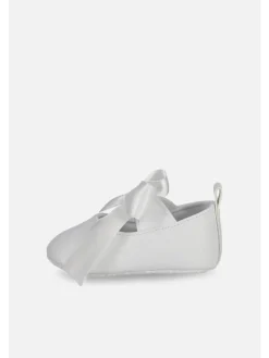 Baby-Ballerinas in weiß><noscript><img width=