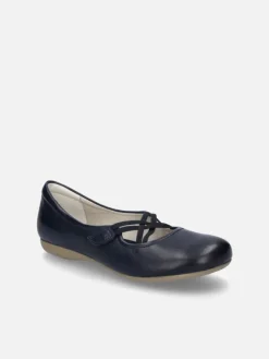 Ballerina Fiona 39 in ocean><noscript><img width=