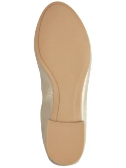 Ballerinas in Beige><noscript><img width=