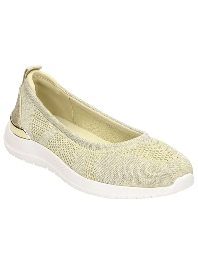 Ballerinas in Beige>Claudia Ghizzani