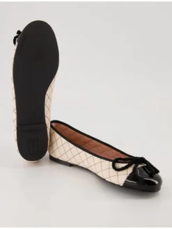 Pretty Ballerinas Ballerinas^Ballerinas in Beige