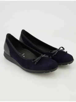 Ballerinas in Blau>Gabor Hot