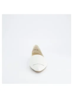 Ballerinas in Ivory><noscript><img width=