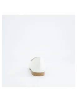 Ballerinas in Ivory><noscript><img width=
