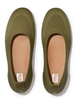 Ballerinas in Khaki><noscript><img width=
