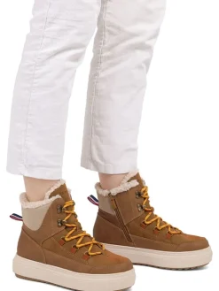 Boots in Hellbraun><noscript><img width=
