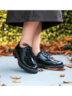Brogues in BLACK><noscript><img width=