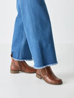Chelsea Boot in COGNAC LEATHER><noscript><img width=