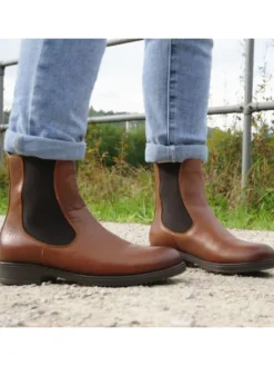 Chelsea Boots in Brown/Brown><noscript><img width=