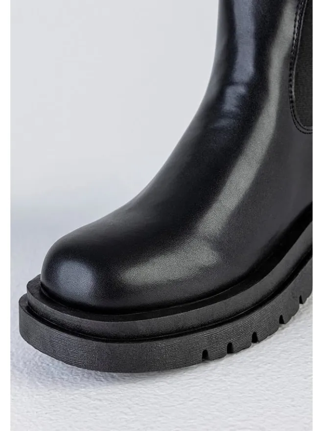 Musk Stiefeletten^Chelsea-Boots in Schwarz