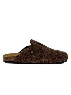 Clogs in Braun><noscript><img width=