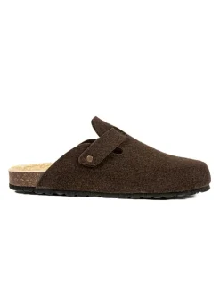 Clogs in Braun><noscript><img width=