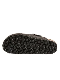 Clogs in Braun><noscript><img width=