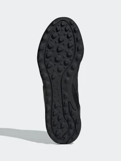 Fußballschuhe in Schwarz><noscript><img width=