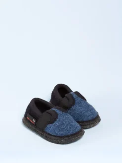 Hausschuh Bobby UNI in jeansblau/nachtblau><noscript><img width=