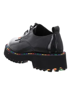 Klassische Schnürschuhe in Schwarz><noscript><img width=