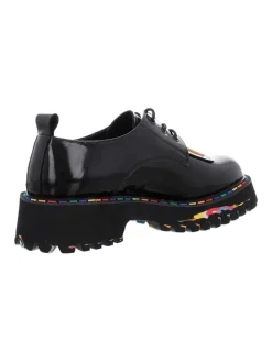 Klassische Schnürschuhe in Schwarz><noscript><img width=