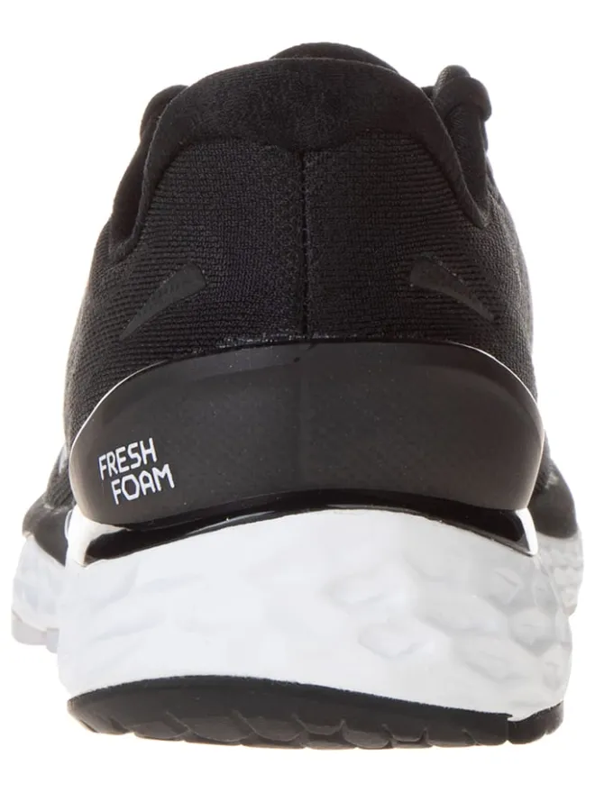 Laufschuhe "Tech Run Solvi v4" in Schwarz>New Balance Clearance