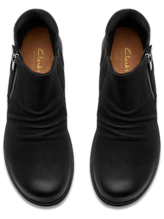 Clarks Stiefeletten^Leder-Ankle-Boots in Schwarz