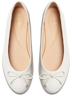 Leder-Ballerinas ''Fawna'' in Weiß><noscript><img width=