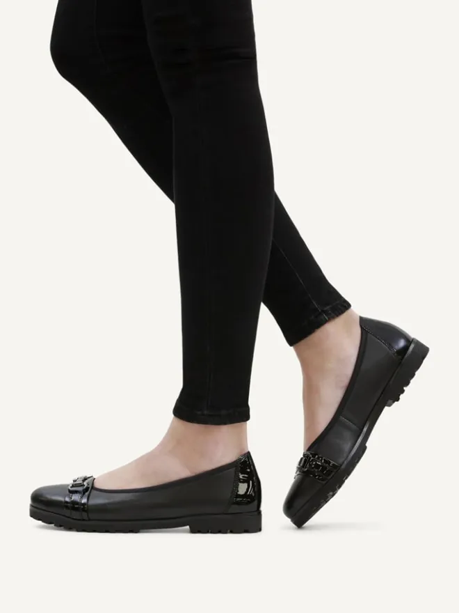Leder-Ballerinas in Schwarz>Caprice Sale