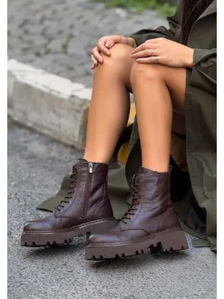 trendyol Stiefel & Boots^Leder-Boots in Braun