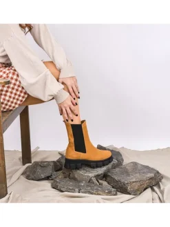 Leder-Chelsea-Boots in Hellbraun><noscript><img width=