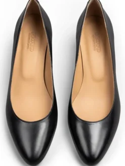 Leder-Pumps in Schwarz><noscript><img width=