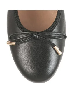 Leder-Pumps in Schwarz><noscript><img width=