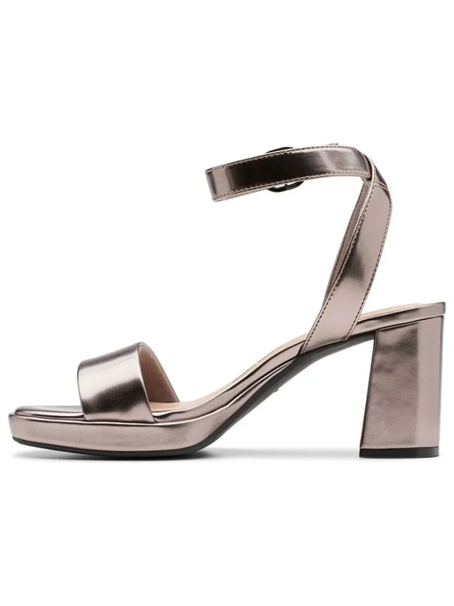 Leder-Sandaletten "Ambyrlyn Bay" in Gold>Clarks Outlet