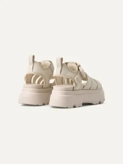 Leder-Sandaletten "Cora" in Creme>UGG Clearance