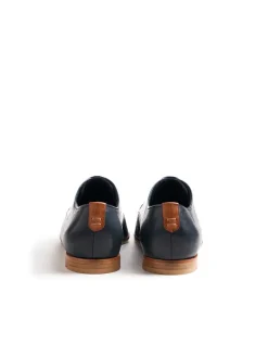 Leder-Schnürschuhe in Schwarz><noscript><img width=