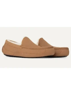 Leder-Slipper "Ascot" in Hellbraun>UGG