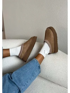 Leder-Slipper in Braun><noscript><img width=