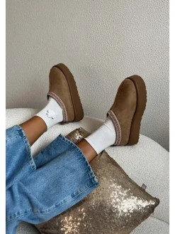 Leder-Slipper in Braun><noscript><img width=
