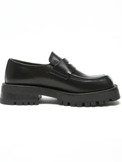 British Passport Halbschuhe^Leder-Slipper in Schwarz