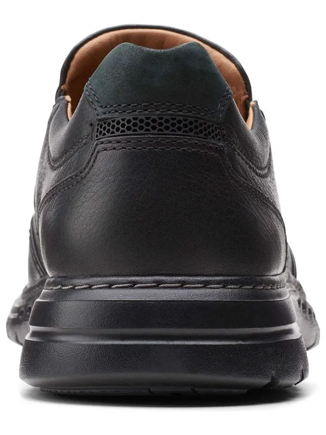 Clarks Halbschuhe^Leder-Slipper "Un Brawley" in Schwarz