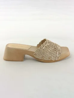 Bellucci Clogs & Pantoletten^Pantoletten in Gold