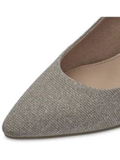 Pumps in Beige><noscript><img width=