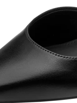 Pumps in BLACK><noscript><img width=