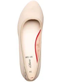 Pumps in Creme><noscript><img width=