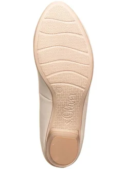 Pumps in Creme><noscript><img width=