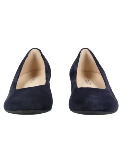 Pumps in Dunkelblau><noscript><img width=