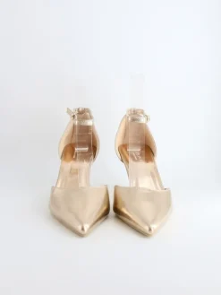 Pumps in Gold><noscript><img width=
