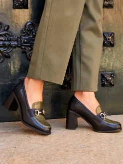 Pumps in Khaki>Bellucci
