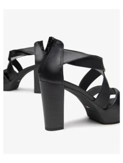 Pumps in Schwarz><noscript><img width=