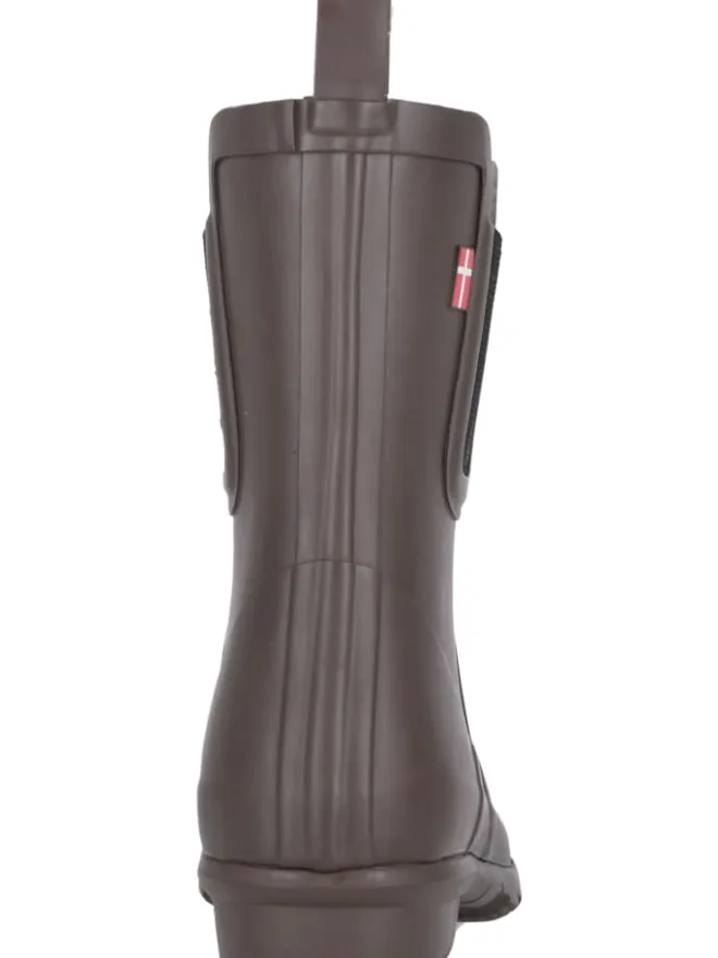 Rubberboots Suburbs in 1080 Iron>Mols Online