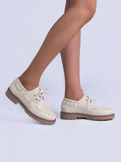 Schnürschuhe in Beige>C'M Clearance