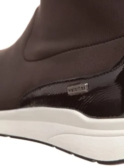 Slipper in Schwarz><noscript><img width=