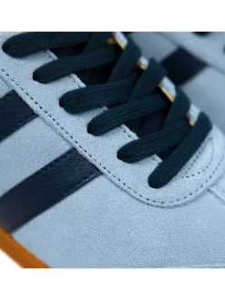 Sneaker in Hellblau><noscript><img width=